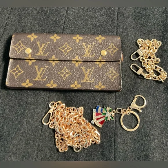LOUIS VUITTON✅AUTHENTIC LONG ACCORDION WALLET - Picture 2 of 16
